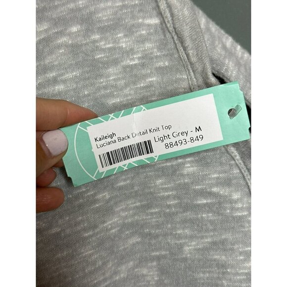 Kaileigh Luciana Women's Medium Back Detail Knit Top V-Neck NWT USA MADE - Picture 8 of 10